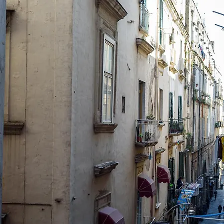 Ecosuite Spaccanapoli Konukevi