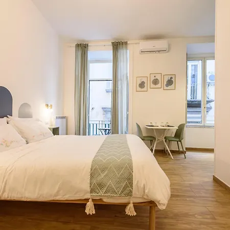Ecosuite Spaccanapoli 4* Neapol