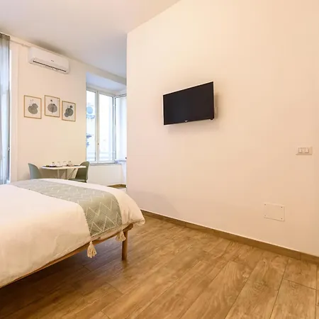 Ecosuite Spaccanapoli Pensjonat 4*