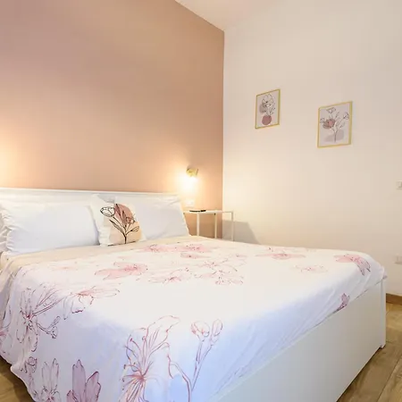 Ecosuite Spaccanapoli Pensjonat 4*