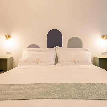 Ecosuite Spaccanapoli 4* Neapol